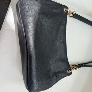 Most tasteful grainy pebbled leather authentic coach black hand bag Chelsea hobo